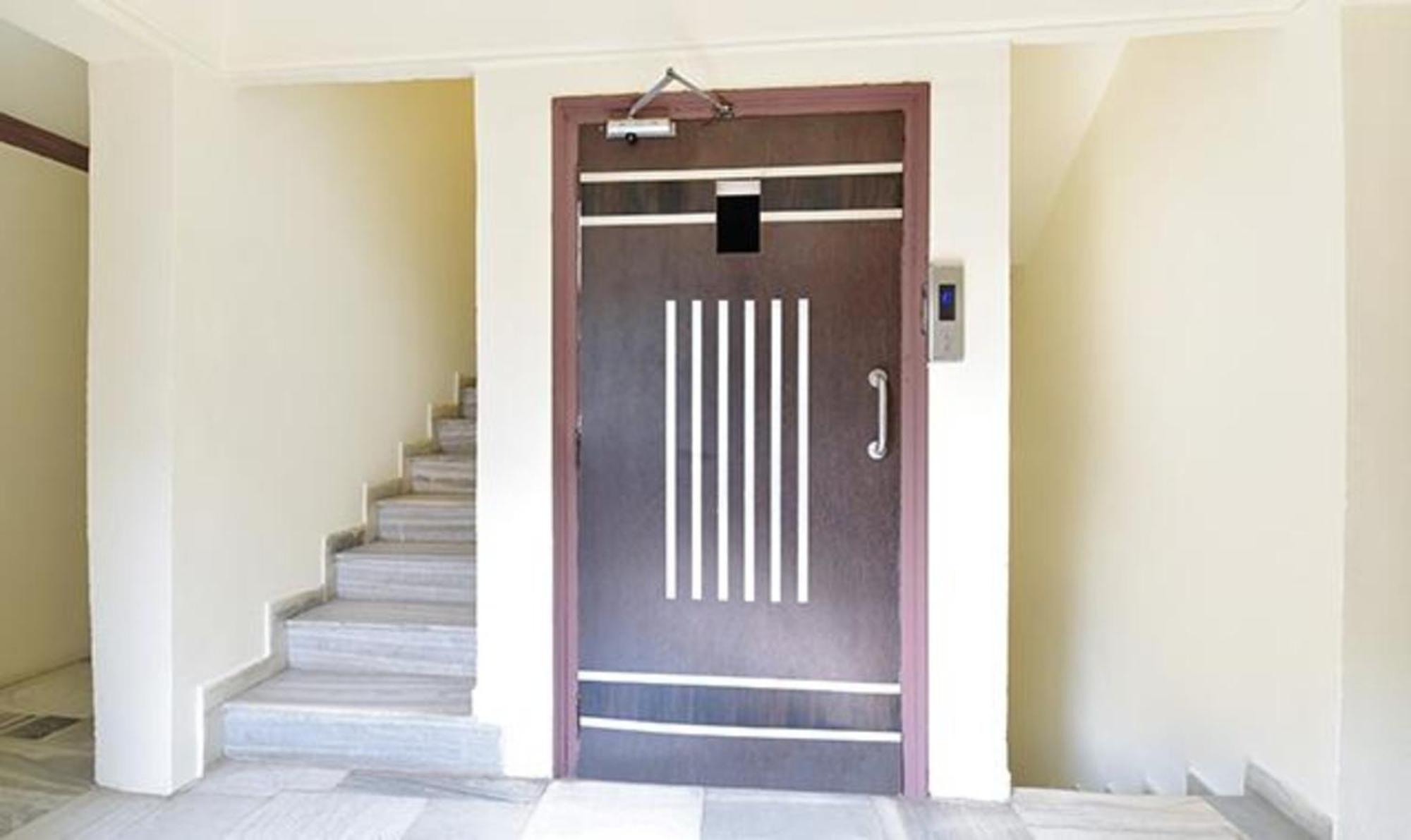 Fabexpress Poonam Palace Ahmedabad Extérieur photo