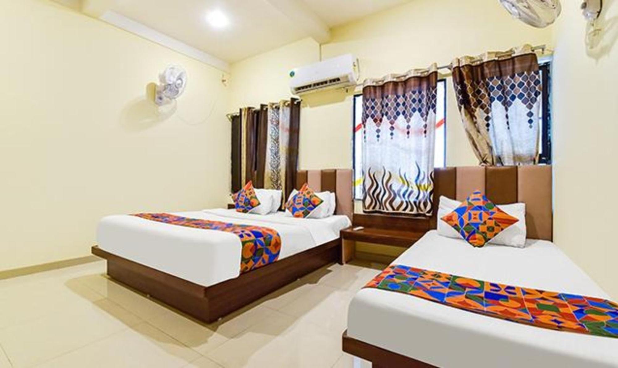 Fabexpress Poonam Palace Ahmedabad Extérieur photo